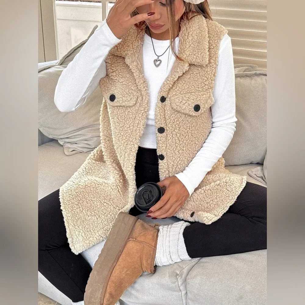 Button-Down Sherpa Fleece Vest Coat - Picture 5 of 15
